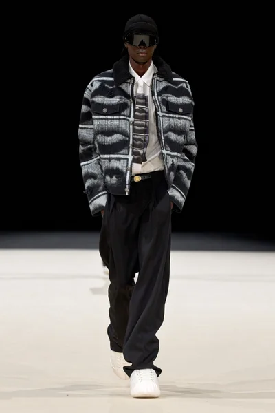 Look 13